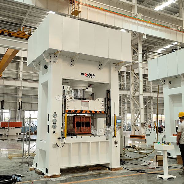 315噸框架式液壓機(jī)