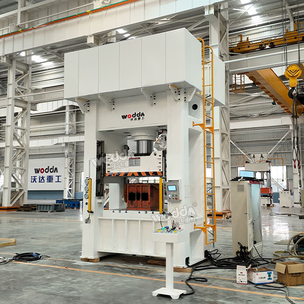 315噸汽車配件成型液壓機(jī)