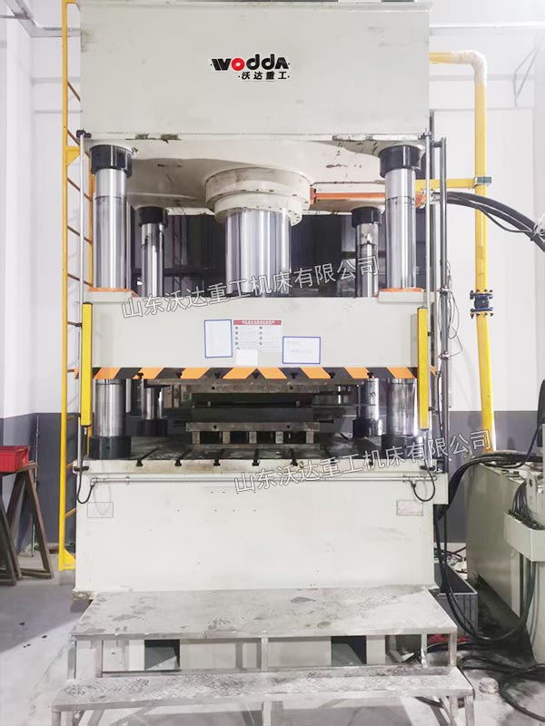 500噸四柱液壓機現場