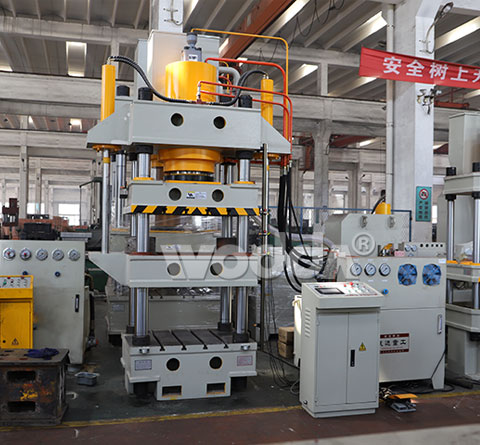 四柱液壓機(jī)