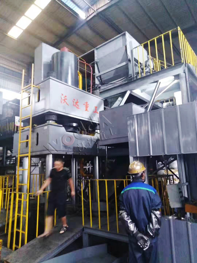 碳素石墨坩堝液壓機(jī) 碳素石墨坩堝液壓機(jī)